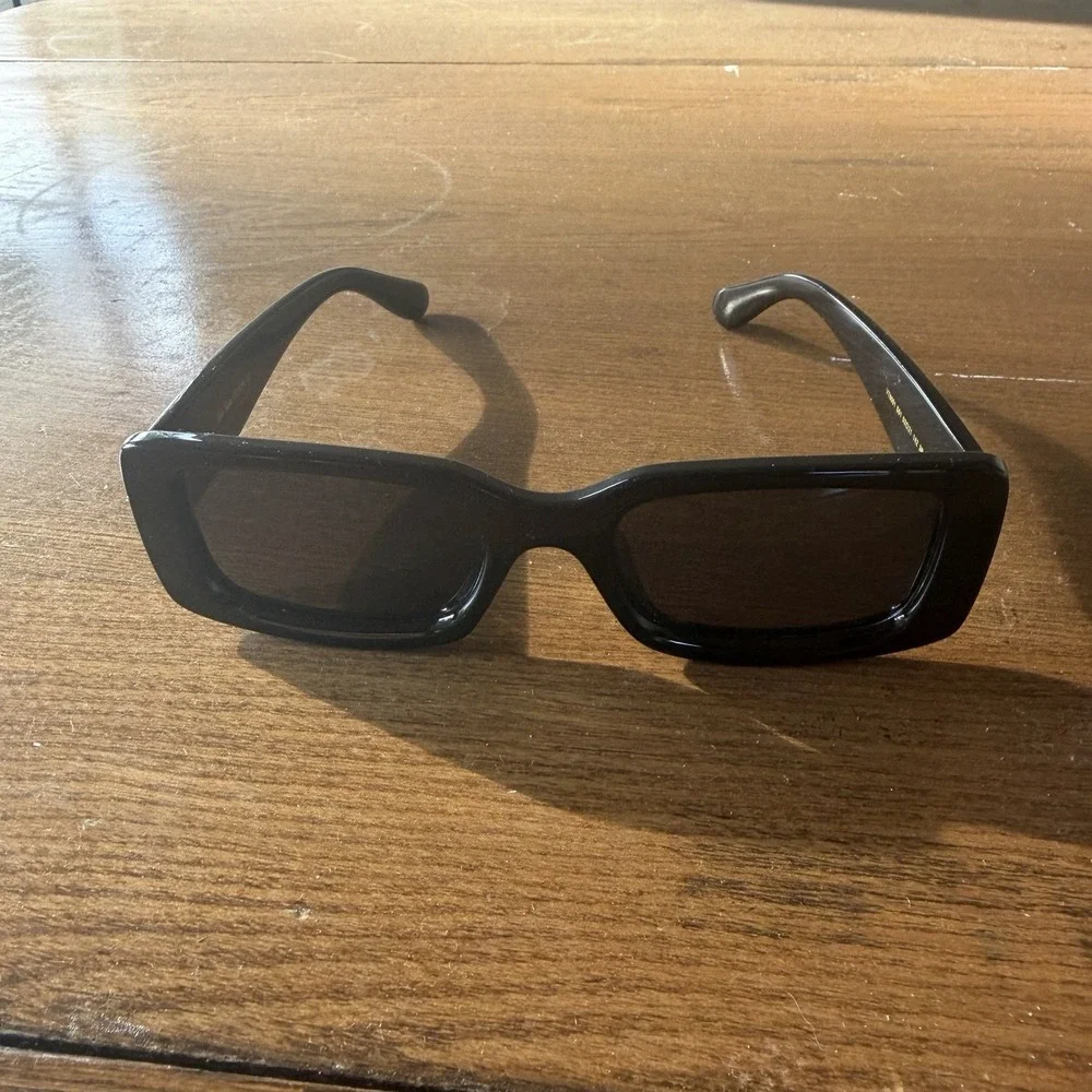 Vehla Tinka Black Rectangle Polarized Sunglasses Chunky Thick Frame Y2K